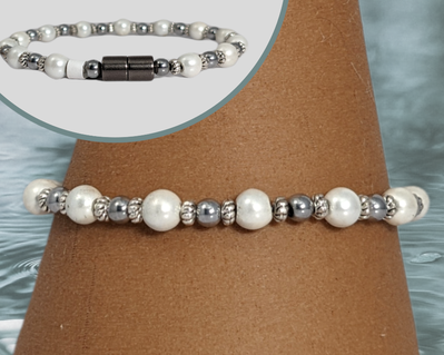 Bendi's Magnetic bracelet with pearl hematite and silver pewter