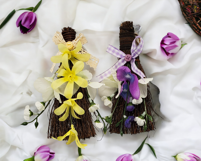 Mini scented broom for a tiered tray