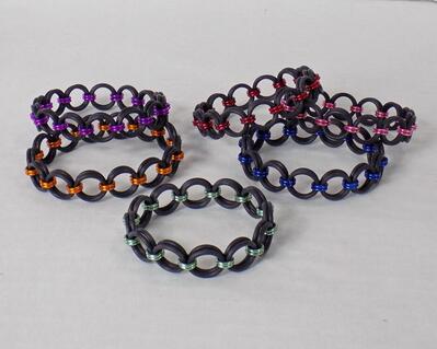 Rubber stretch chainmaille bracelet in 2 in 2 pattern by RainbowMaille