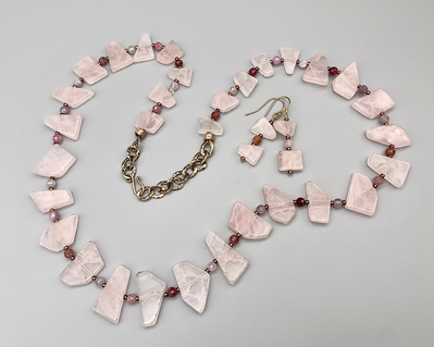 Necklace set | Slightly graduated strand of rose quartz slices with sparkly faceted spinel rounds