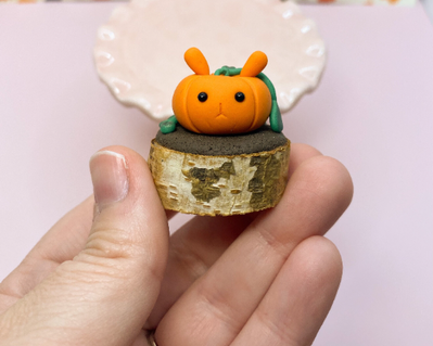 fireflyFrippery Bunkin Bunny Pumpkin Figurine in Hand
