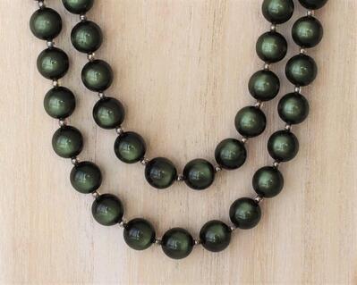 green lucite beaded necklace vintage