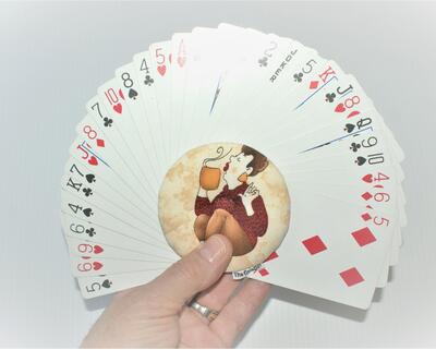 Showing the Mini holding 30 Standard sized cards!