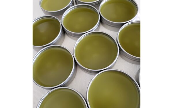 Waiting the salves to be solidified Waiting the salves to be solidified